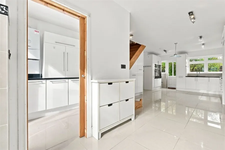 with 3 bedrooms in Fyfield, Ongar, CM5, photo 13