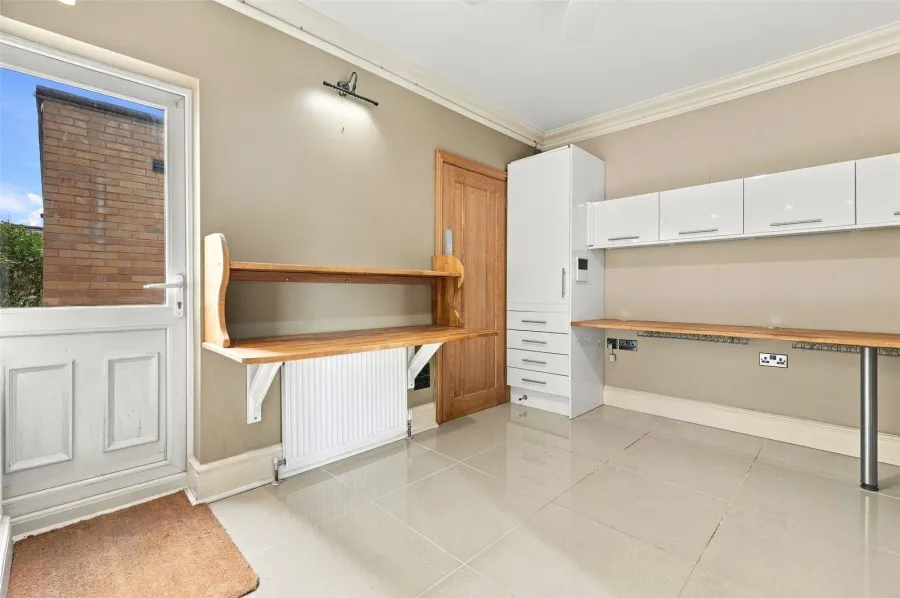 with 3 bedrooms in Fyfield, Ongar, CM5, photo 14