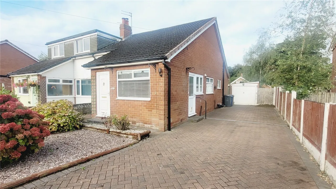 St. Clements Avenue, Farington, PR25, photo 14