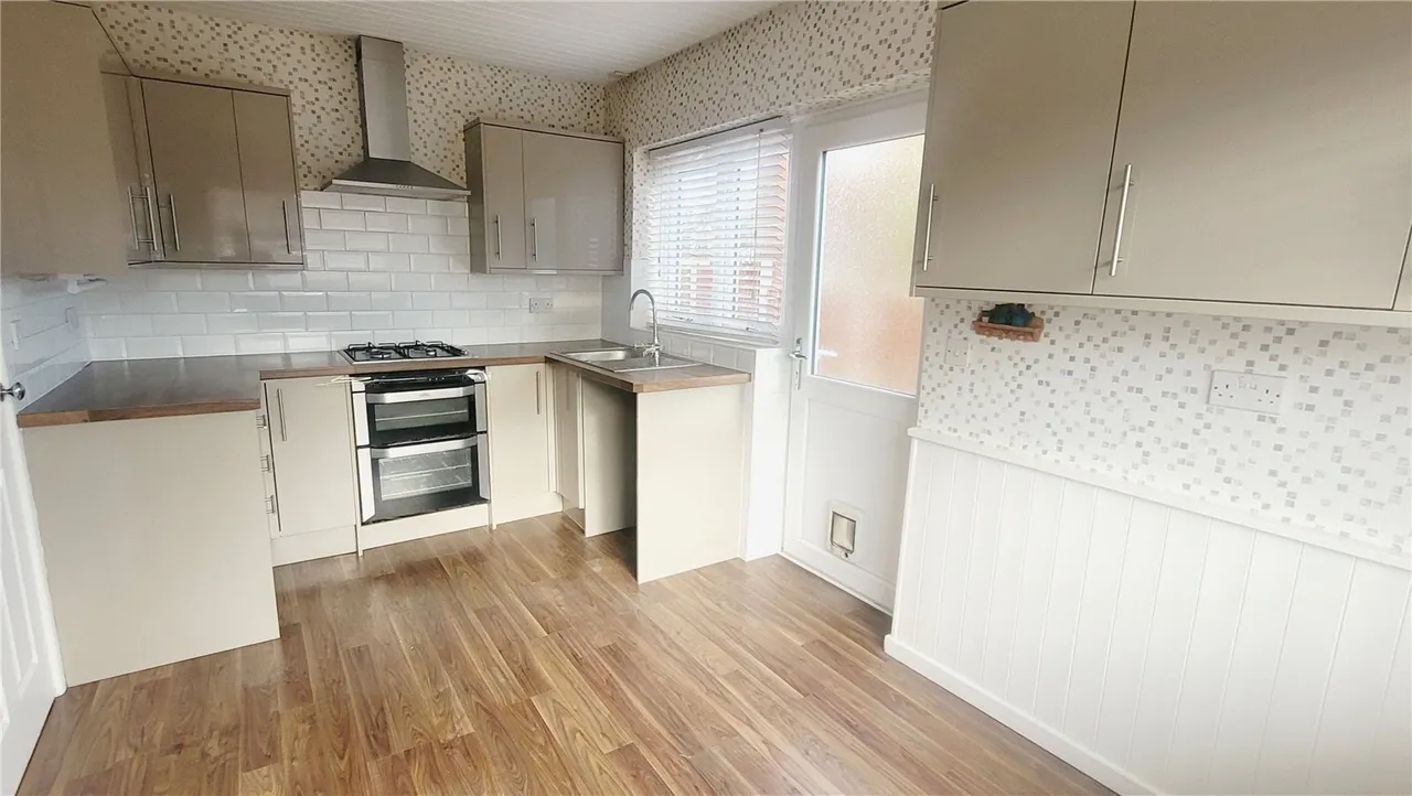 St. Clements Avenue, Farington, PR25, photo 3
