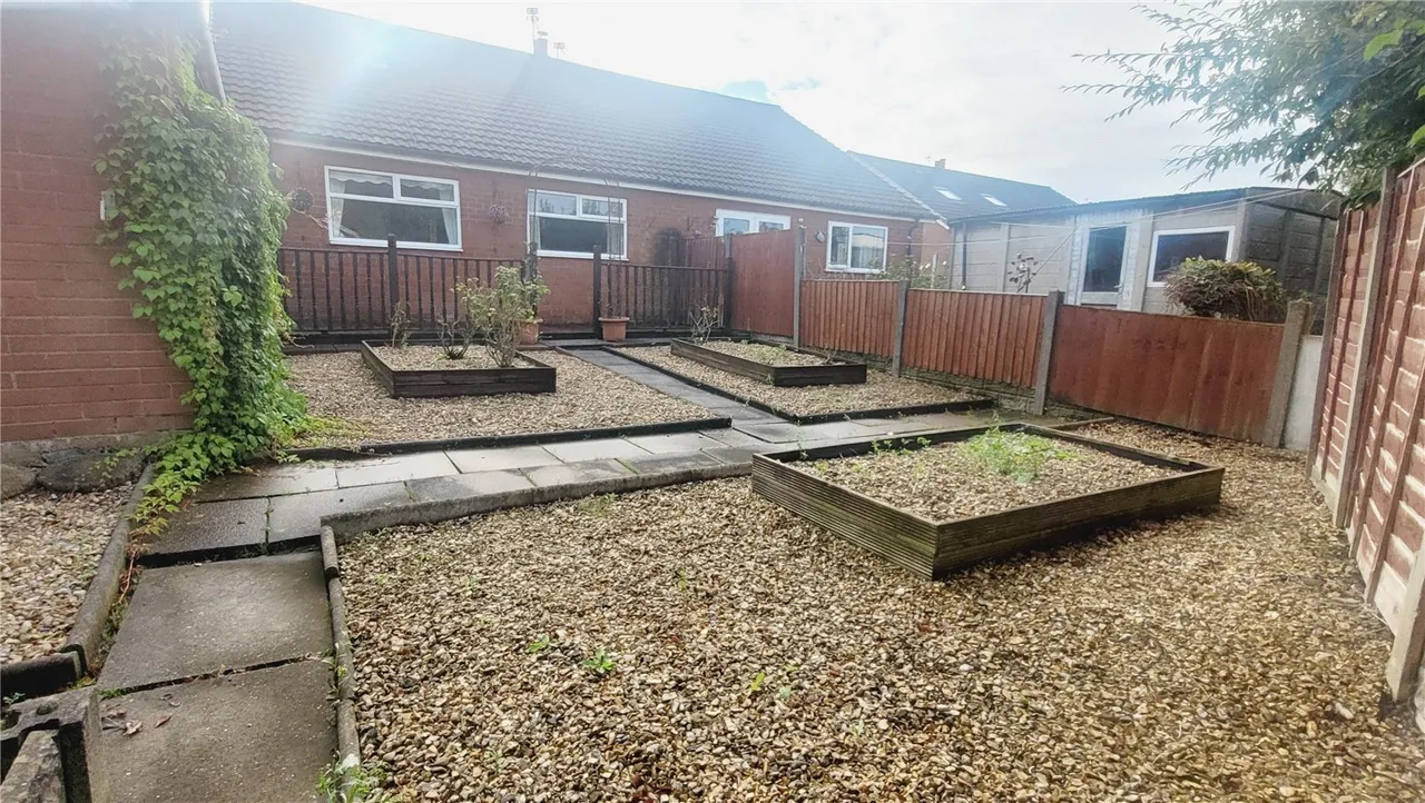 St. Clements Avenue, Farington, PR25, photo 4
