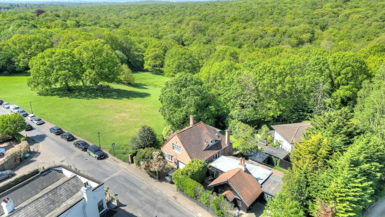 Baldwins Hill, Loughton, IG10, photo 39