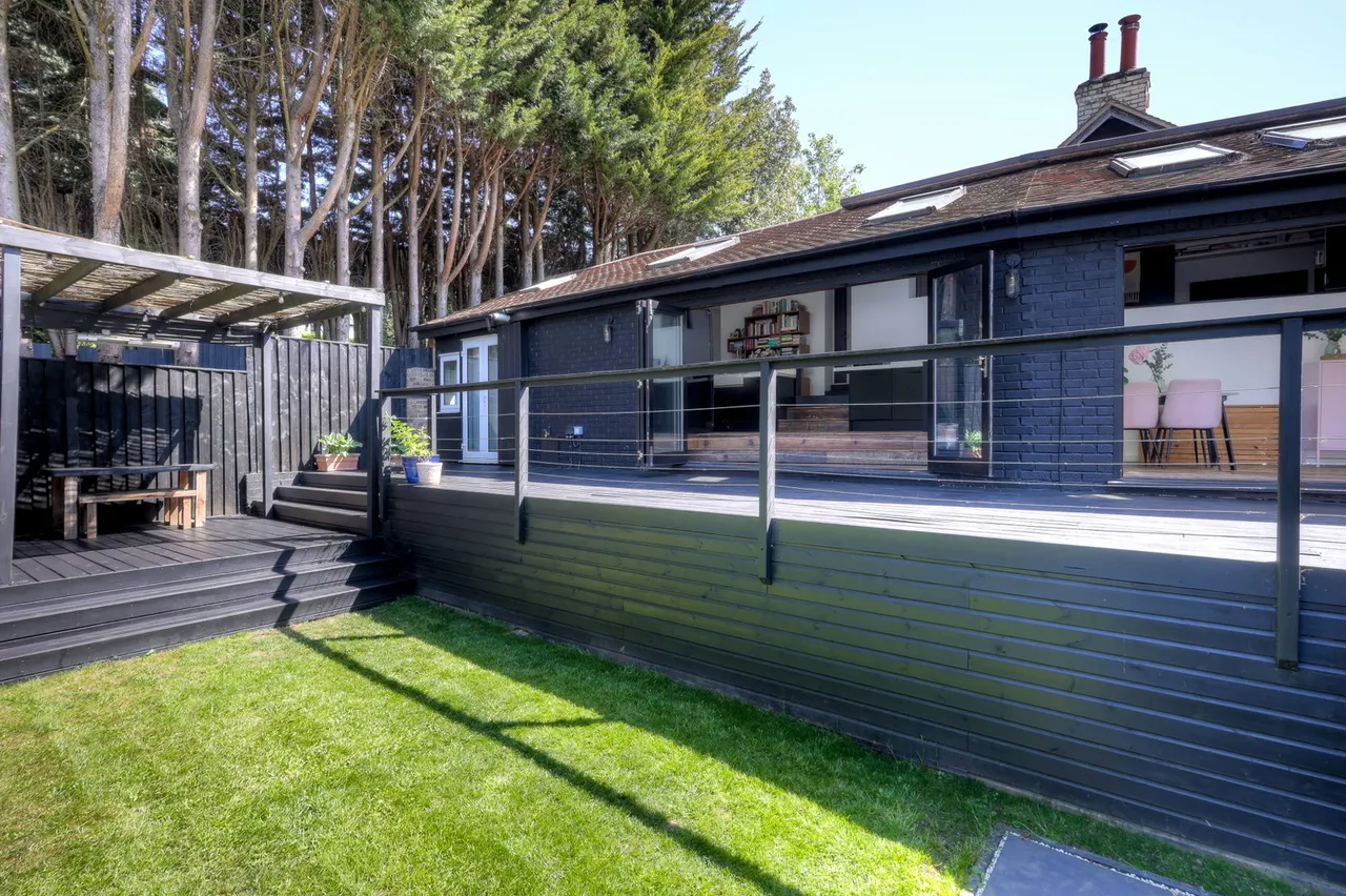 Baldwins Hill, Loughton, IG10, photo 29