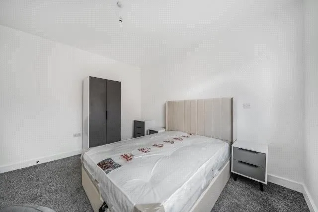 Francis Avenue, Aylesbury, HP21, photo 8
