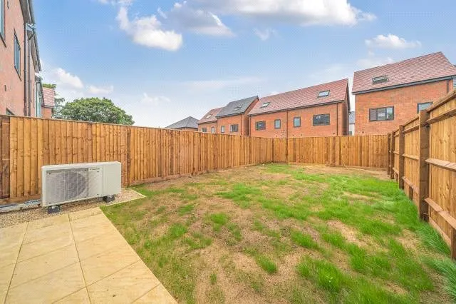 Francis Avenue, Aylesbury, HP21, photo 12