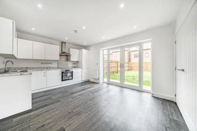 Francis Avenue, Aylesbury, HP21, photo 14