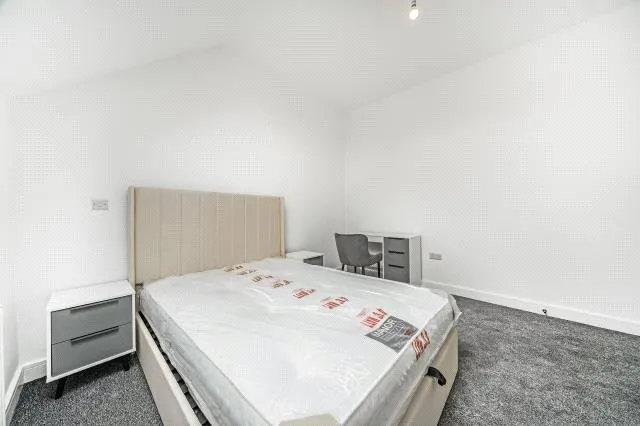 Francis Avenue, Aylesbury, HP21, photo 9