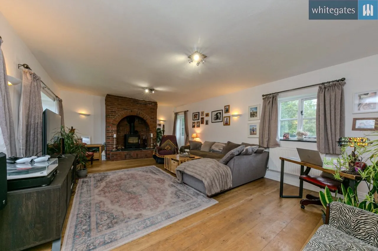 Chorlton Lane, Chorlton, CW2, photo 7
