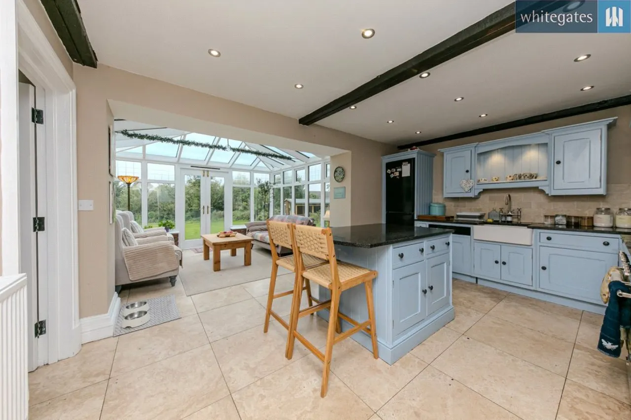 Chorlton Lane, Chorlton, CW2, photo 3