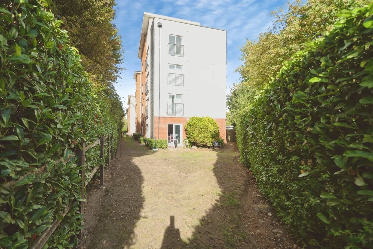 Buffers Lane, Leatherhead, KT22, photo 12