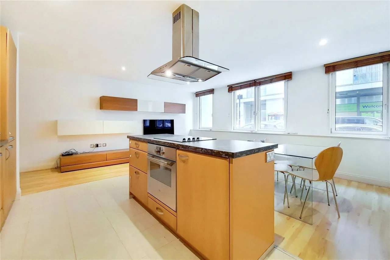 Winchester Road, London, NW3, photo 2