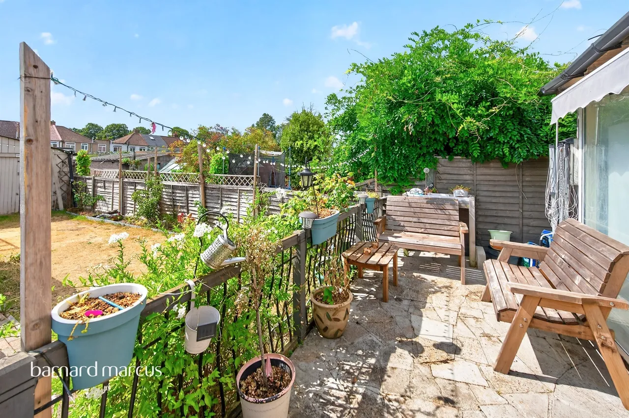 Hanover Avenue, Feltham, photo 12
