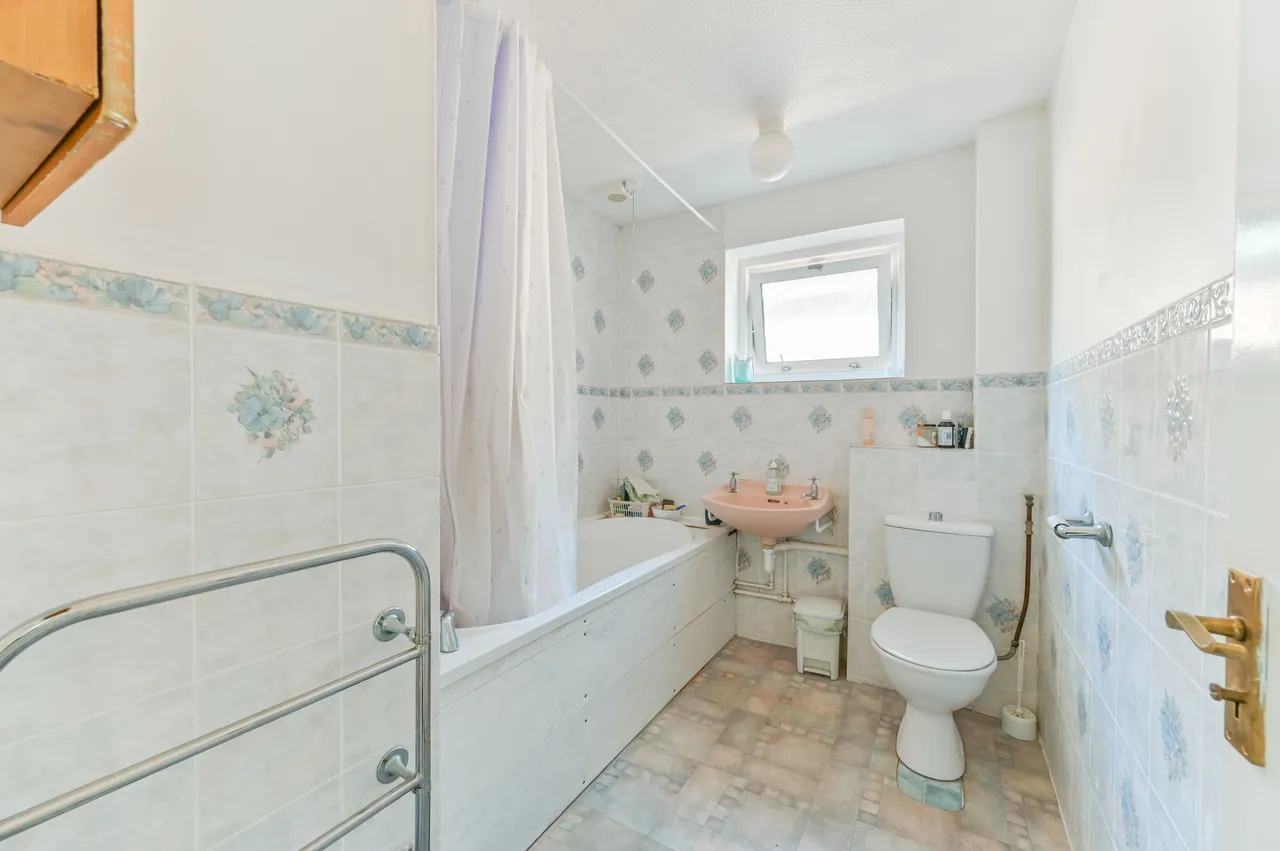 New Malden, KT3, photo 9