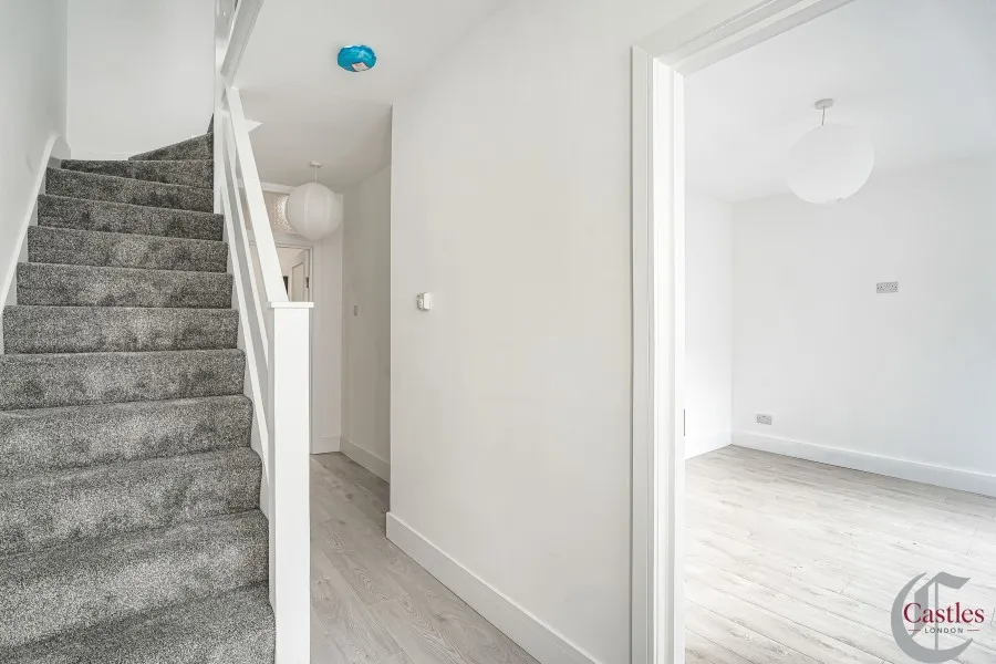 Chester Road, Edmonton, N9, photo 16