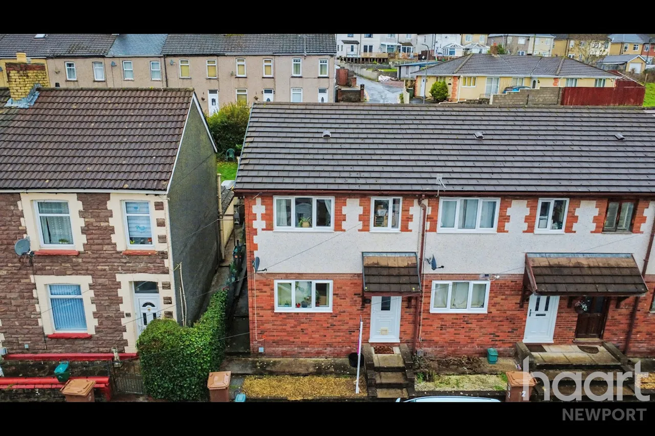 3 bed house for sale, Sansom Street, Newport, NP11