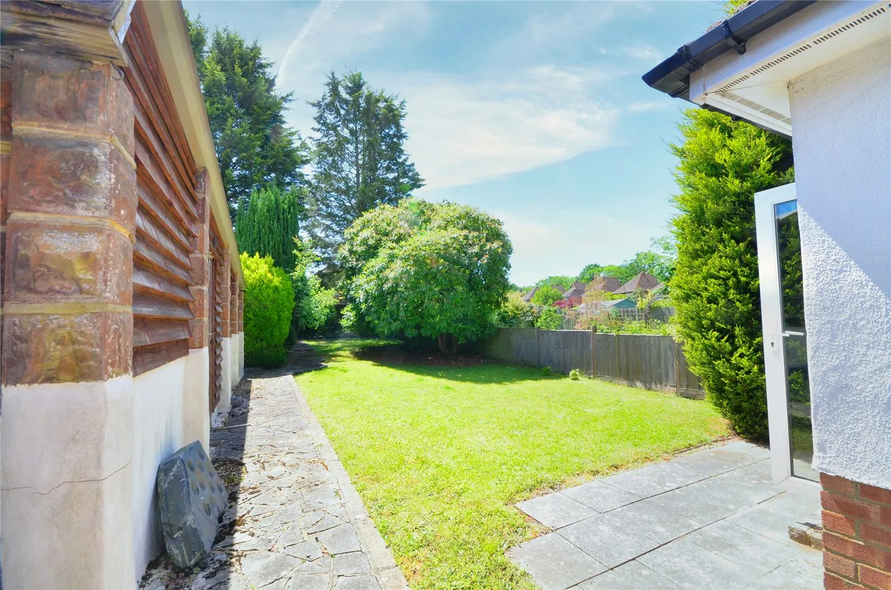 Heathcote Drive, East Grinstead, RH19, photo 5