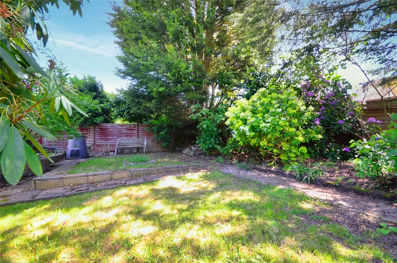 Heathcote Drive, East Grinstead, RH19, photo 12