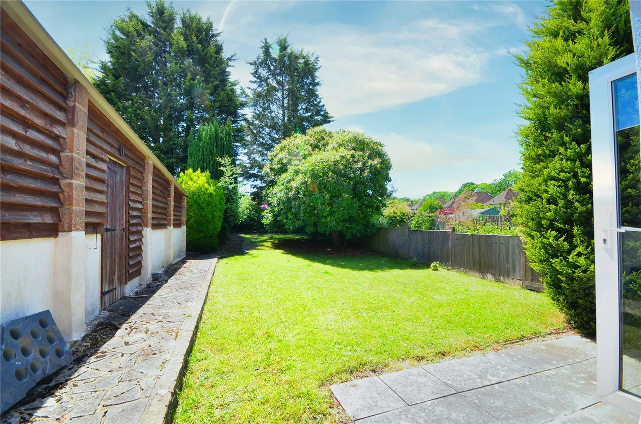 Heathcote Drive, East Grinstead, RH19, photo 11
