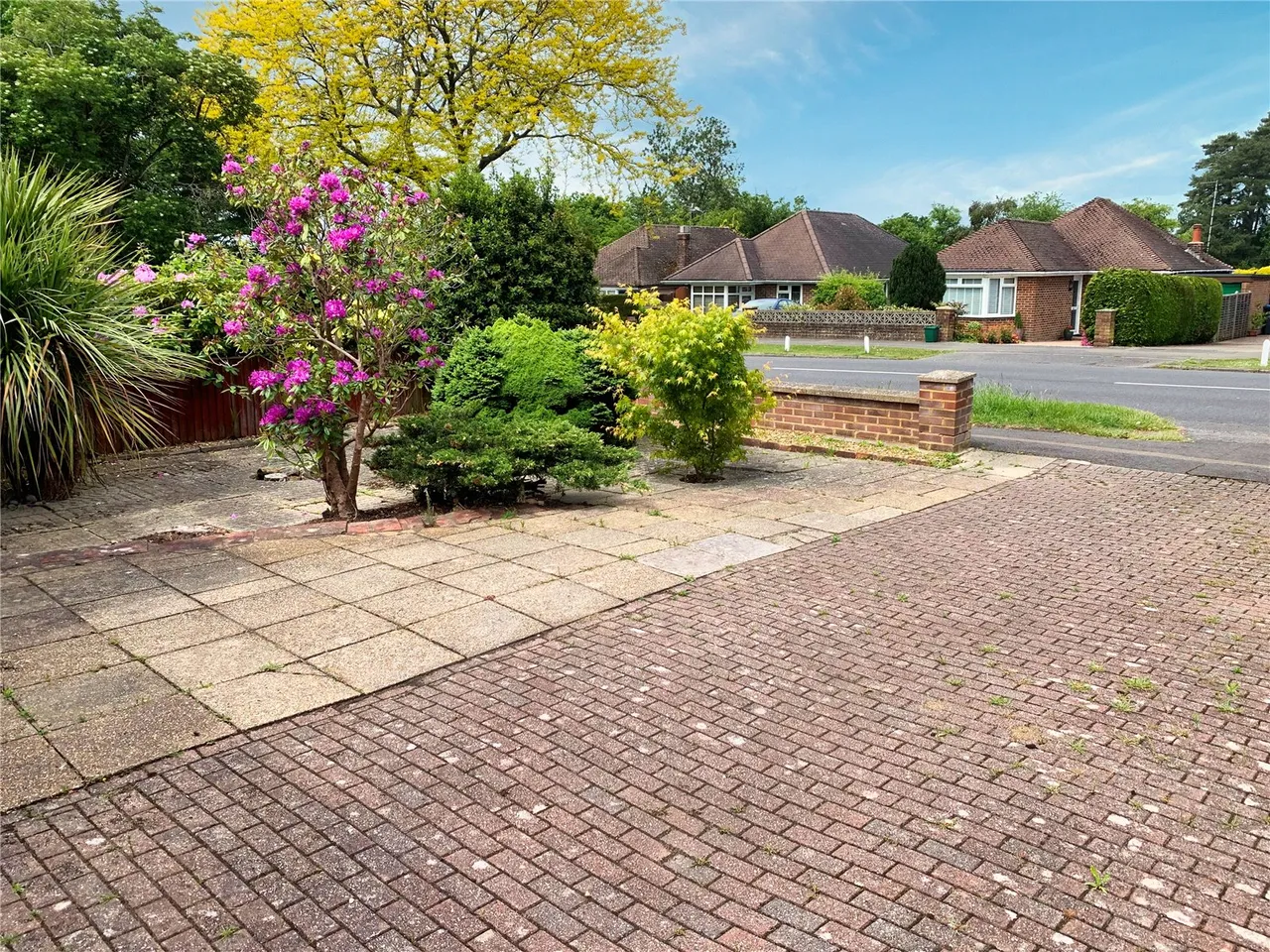 Heathcote Drive, East Grinstead, RH19, photo 13