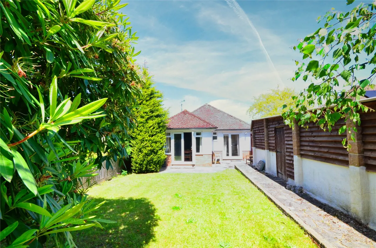 Heathcote Drive, East Grinstead, RH19, photo 4
