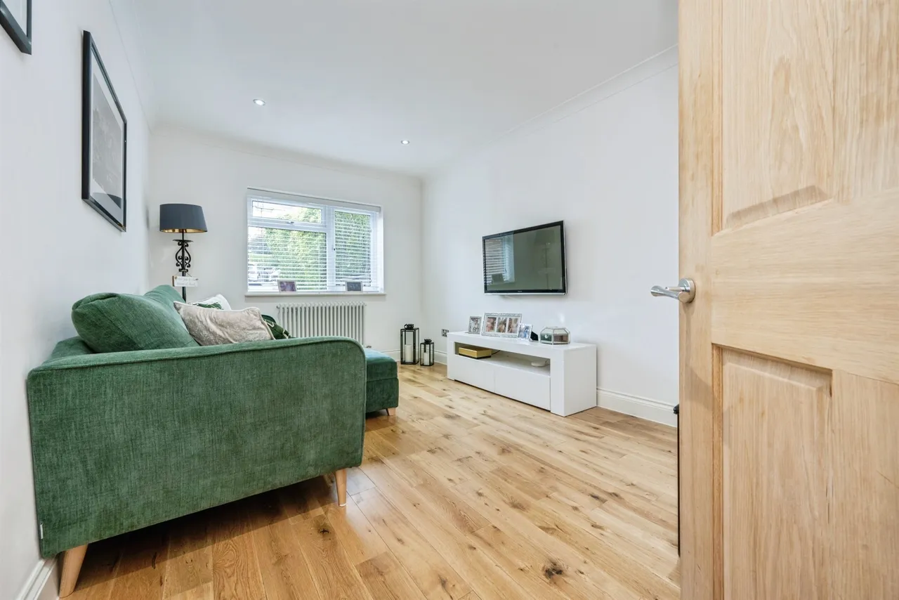 Mount Drive, Park Street, St. Albans, photo 4