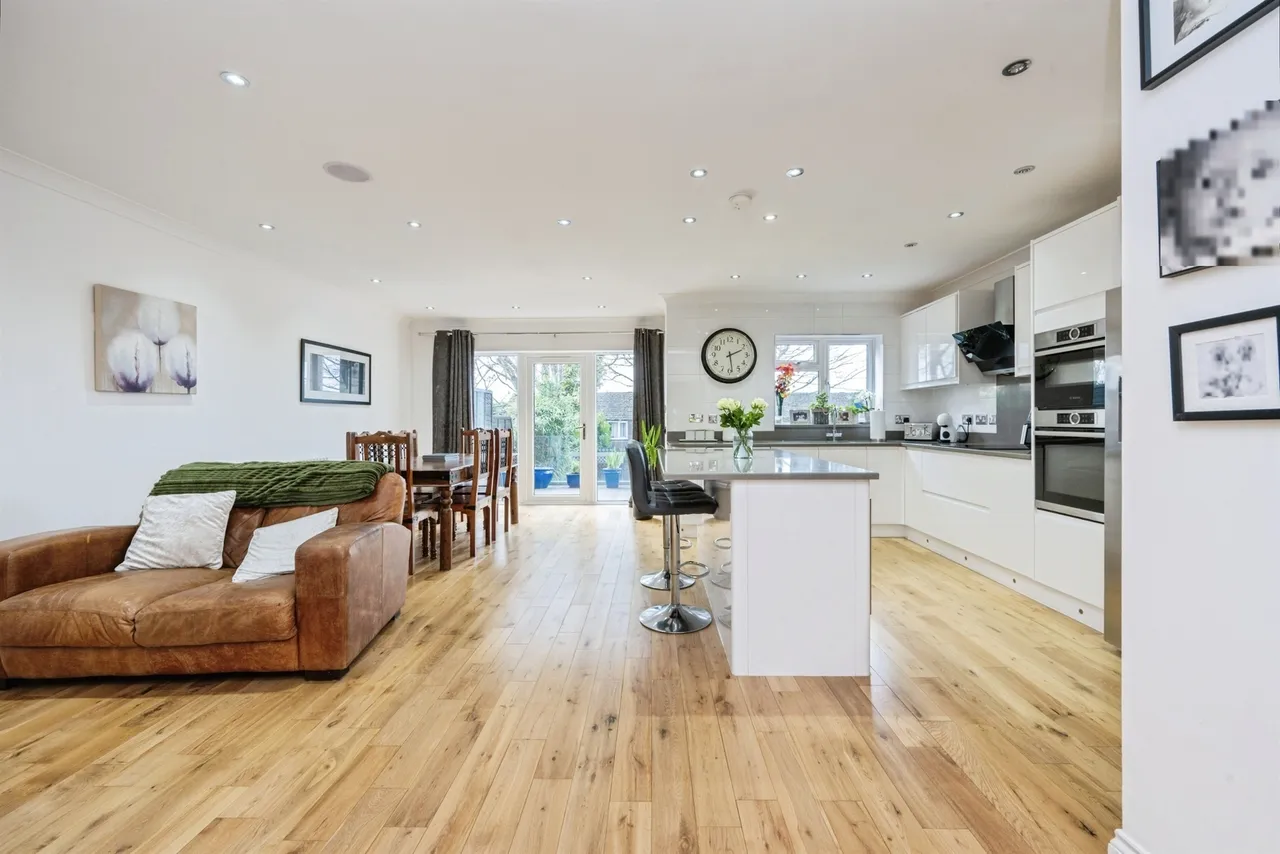 Mount Drive, Park Street, St. Albans, photo 7