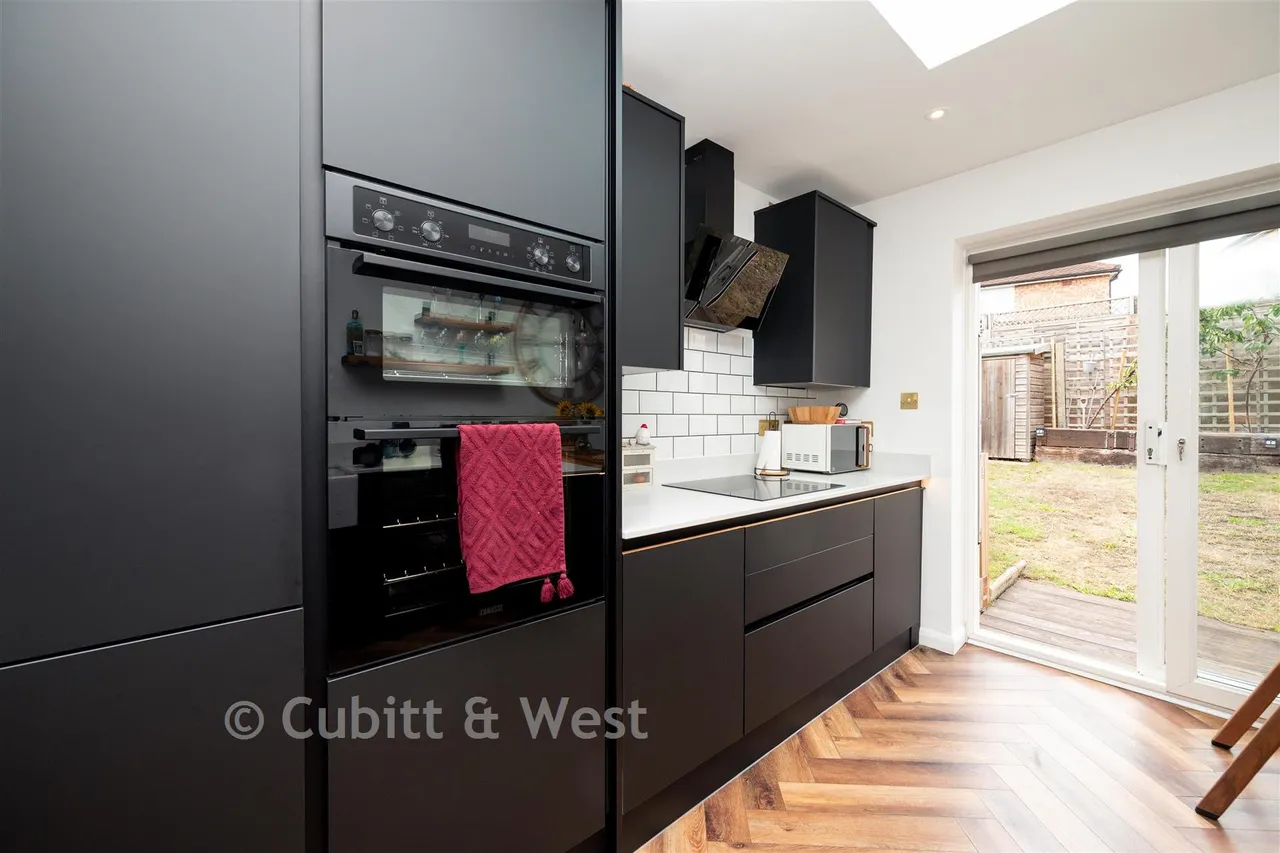 Chalkpit Lane, Dorking, RH4, photo 6