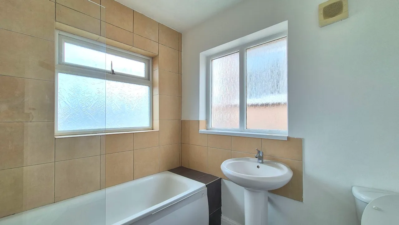 Kingsley Avenue, Hounslow, photo 5