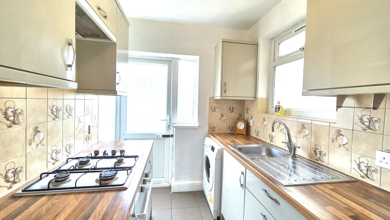 Kingsley Avenue, Hounslow, photo 2