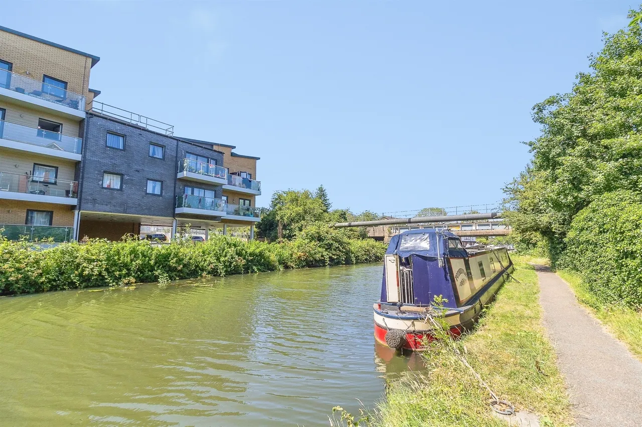 Millward Drive, Bletchley, MK2, photo 2