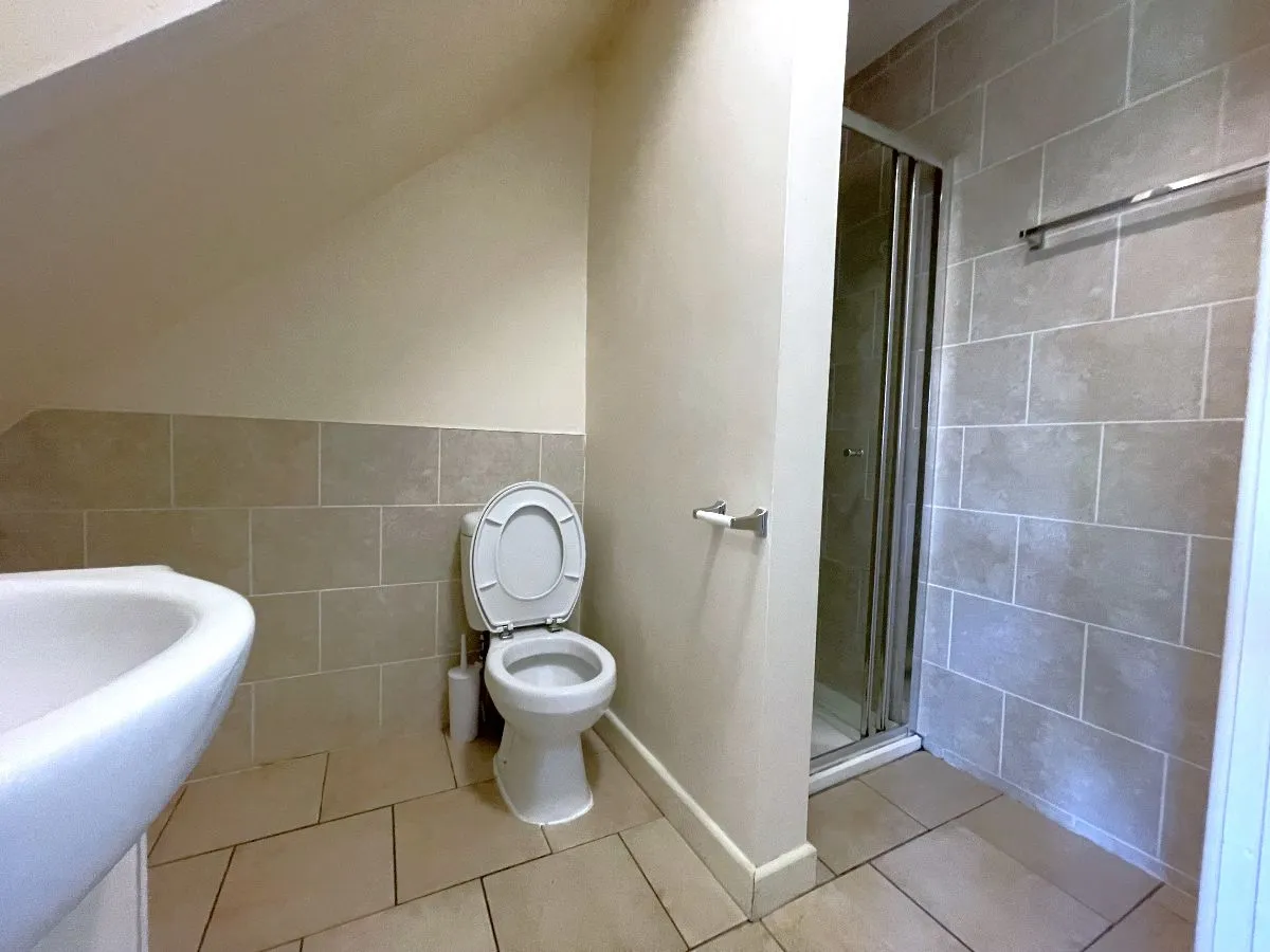 Starle Close, CT1, photo 5