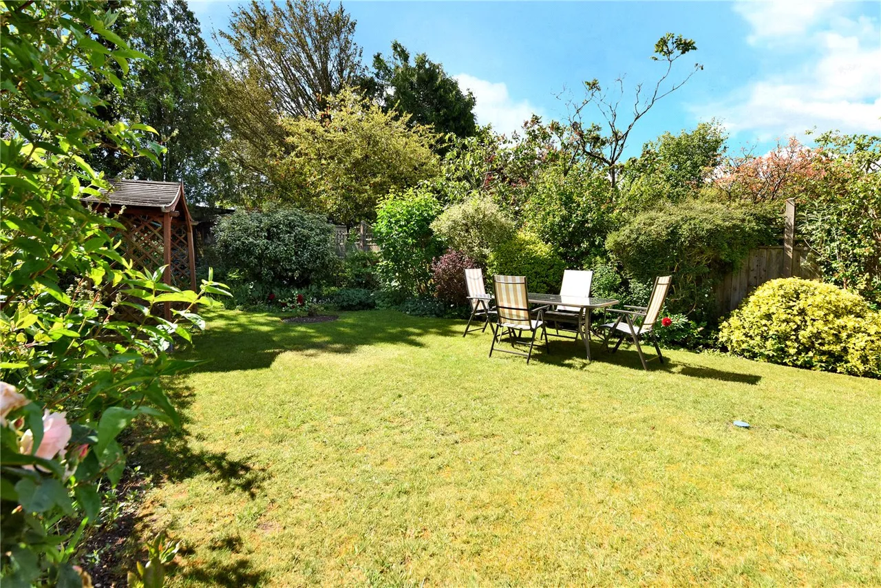 Commonfield Road, Banstead, Surrey, SM7, photo 3