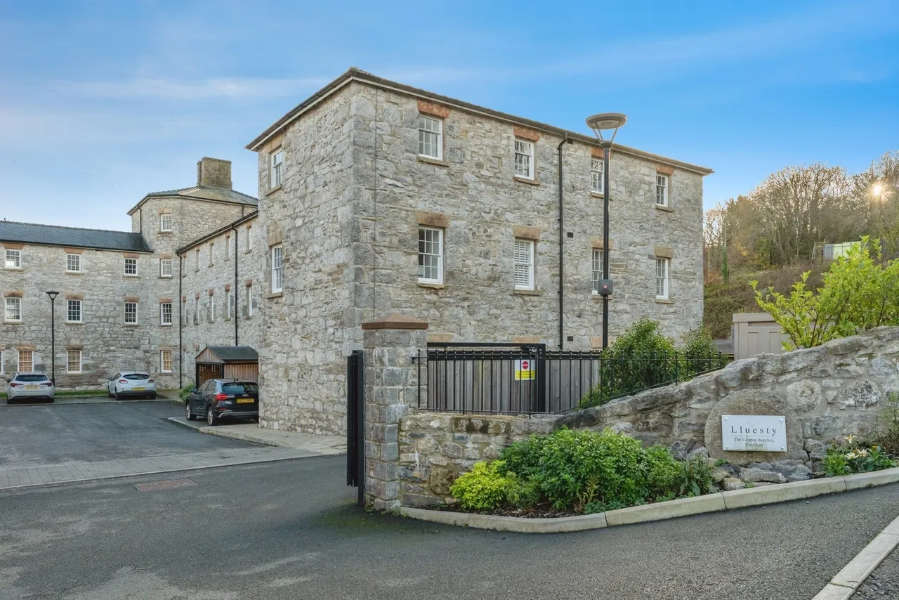 Old Chester Road, Holywell, CH8, photo 9
