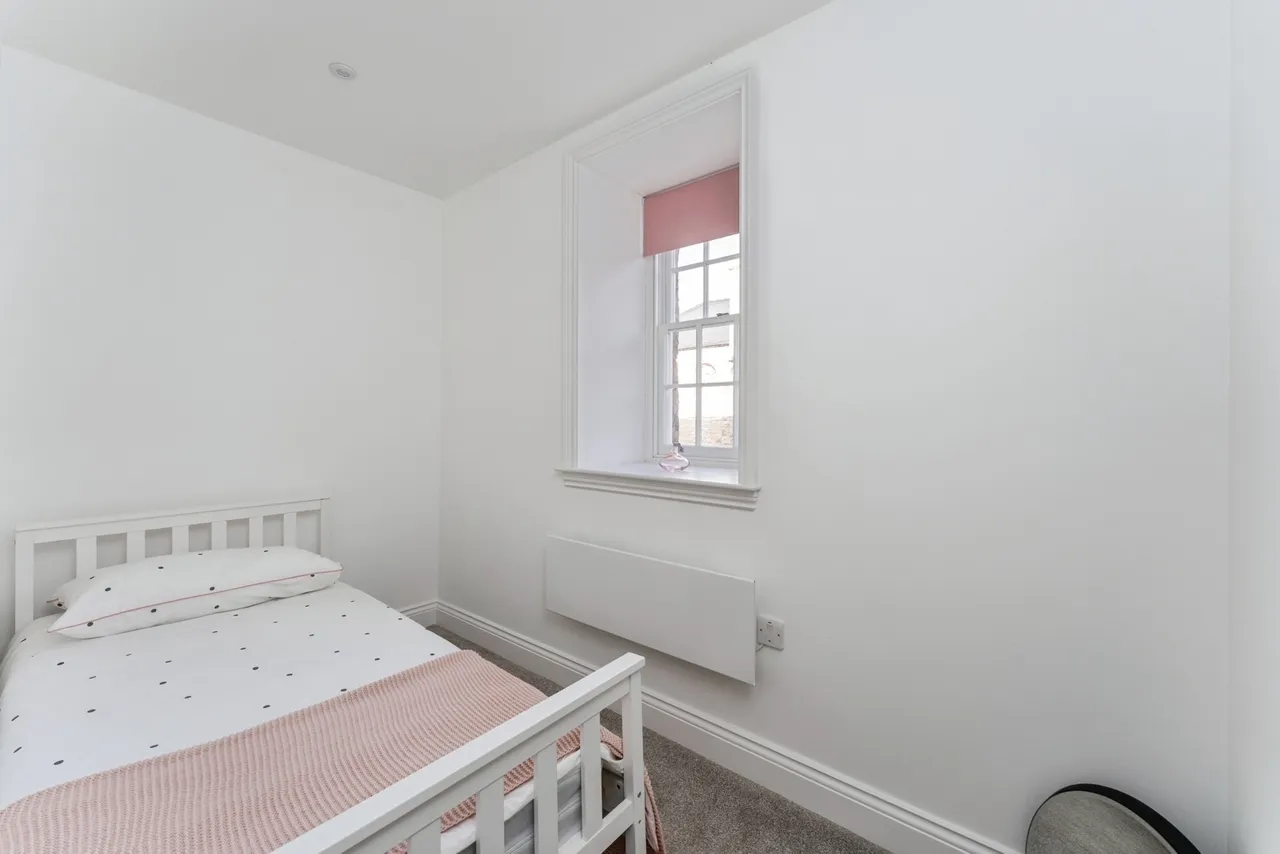 Old Chester Road, Holywell, CH8, photo 6