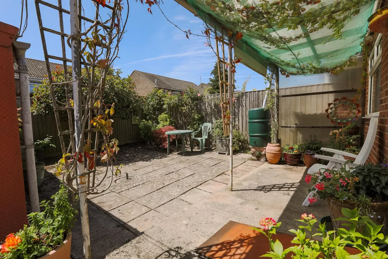 Swinburne Place, Royal Wootton Bassett, photo 14