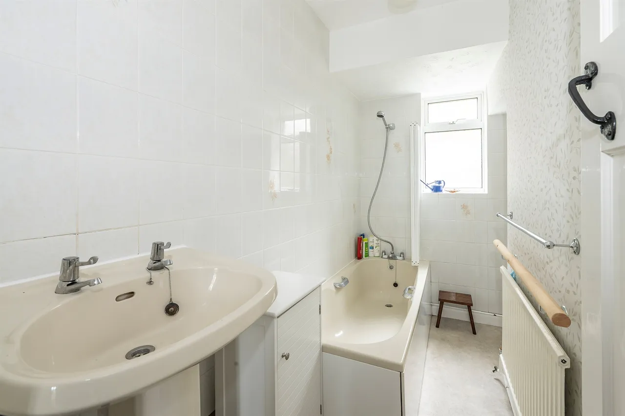 Chiltern Cottages, Buckland Common, HP23, photo 12