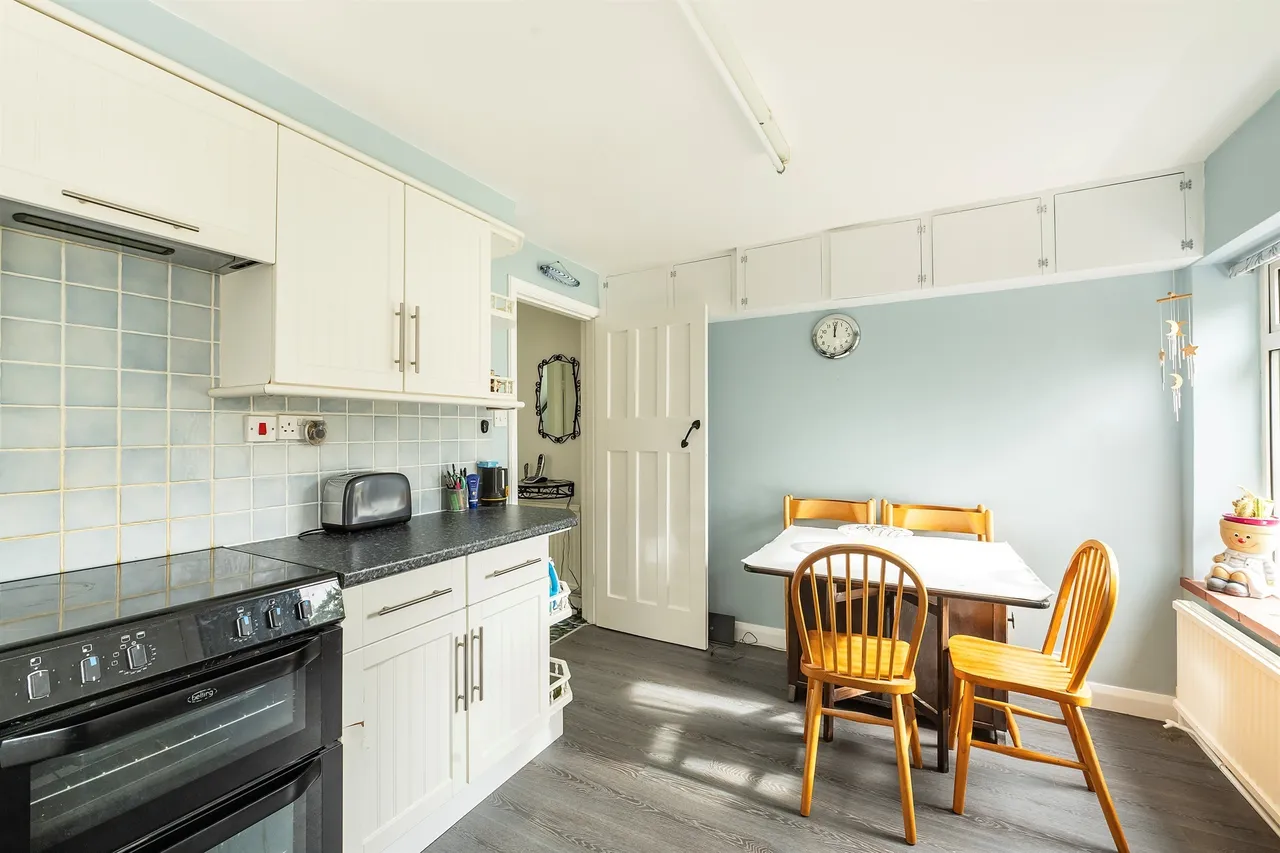 Chiltern Cottages, Buckland Common, HP23, photo 5