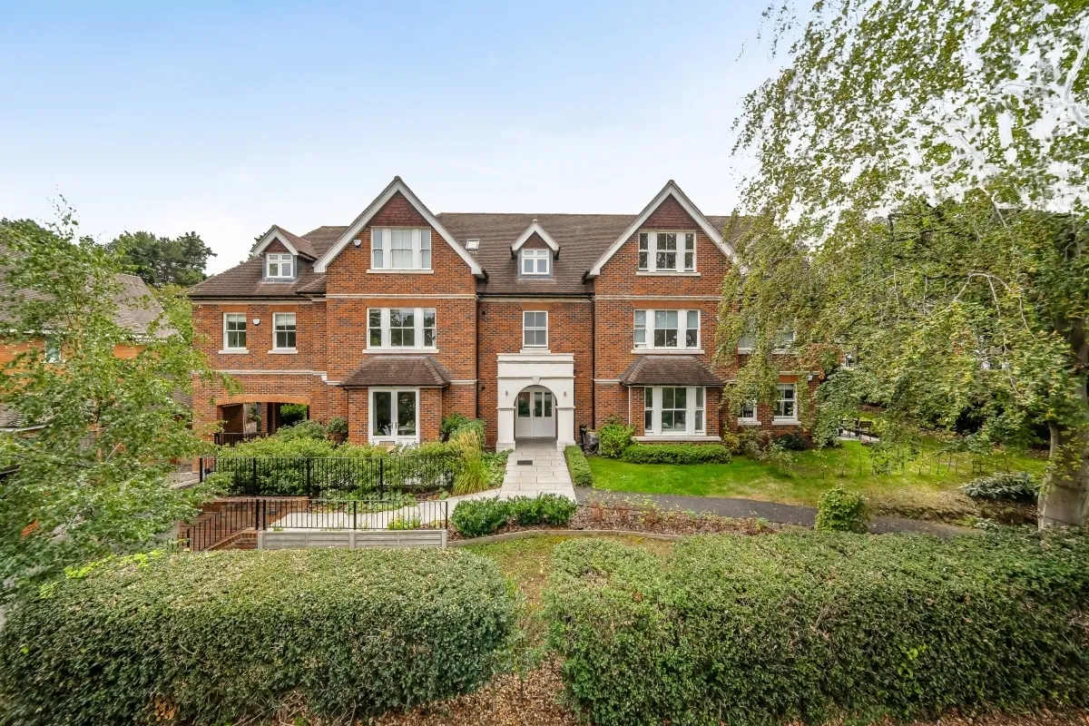 2 bed flat to rent — Blanford Road Reigate RH2