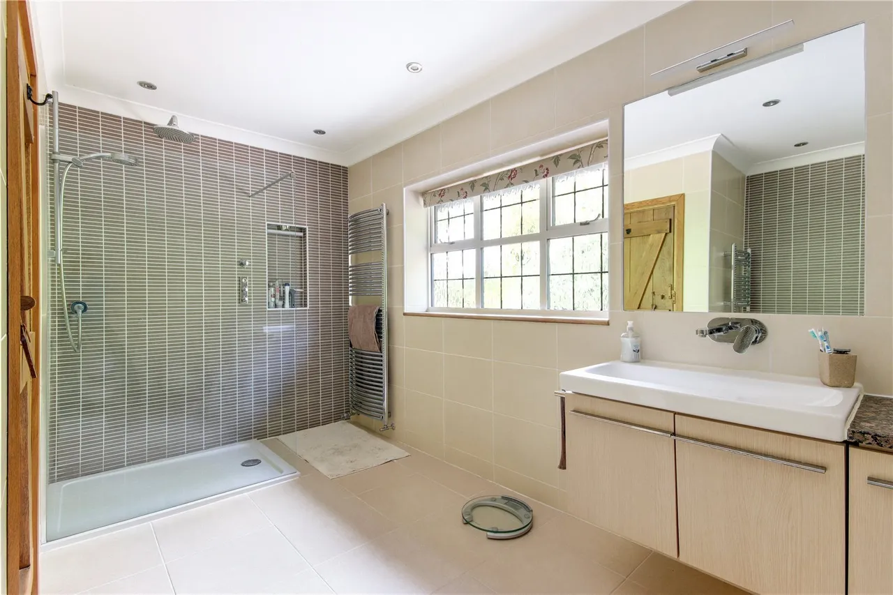 East Street, Hunton, ME15, photo 7