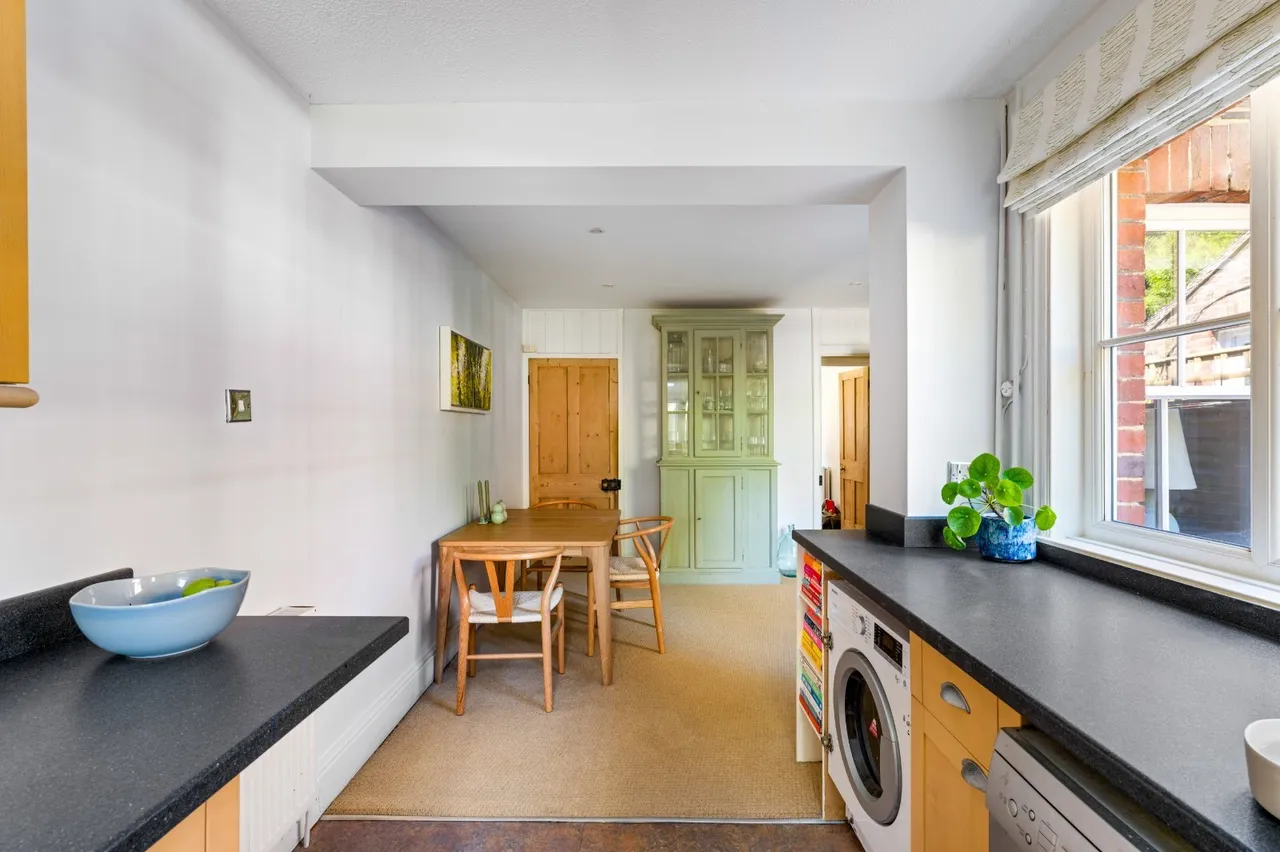 Handcross Road, Staplefield, RH17, photo 6
