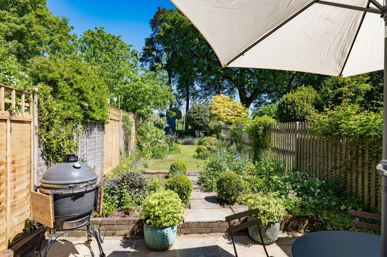 Handcross Road, Staplefield, RH17, photo 2