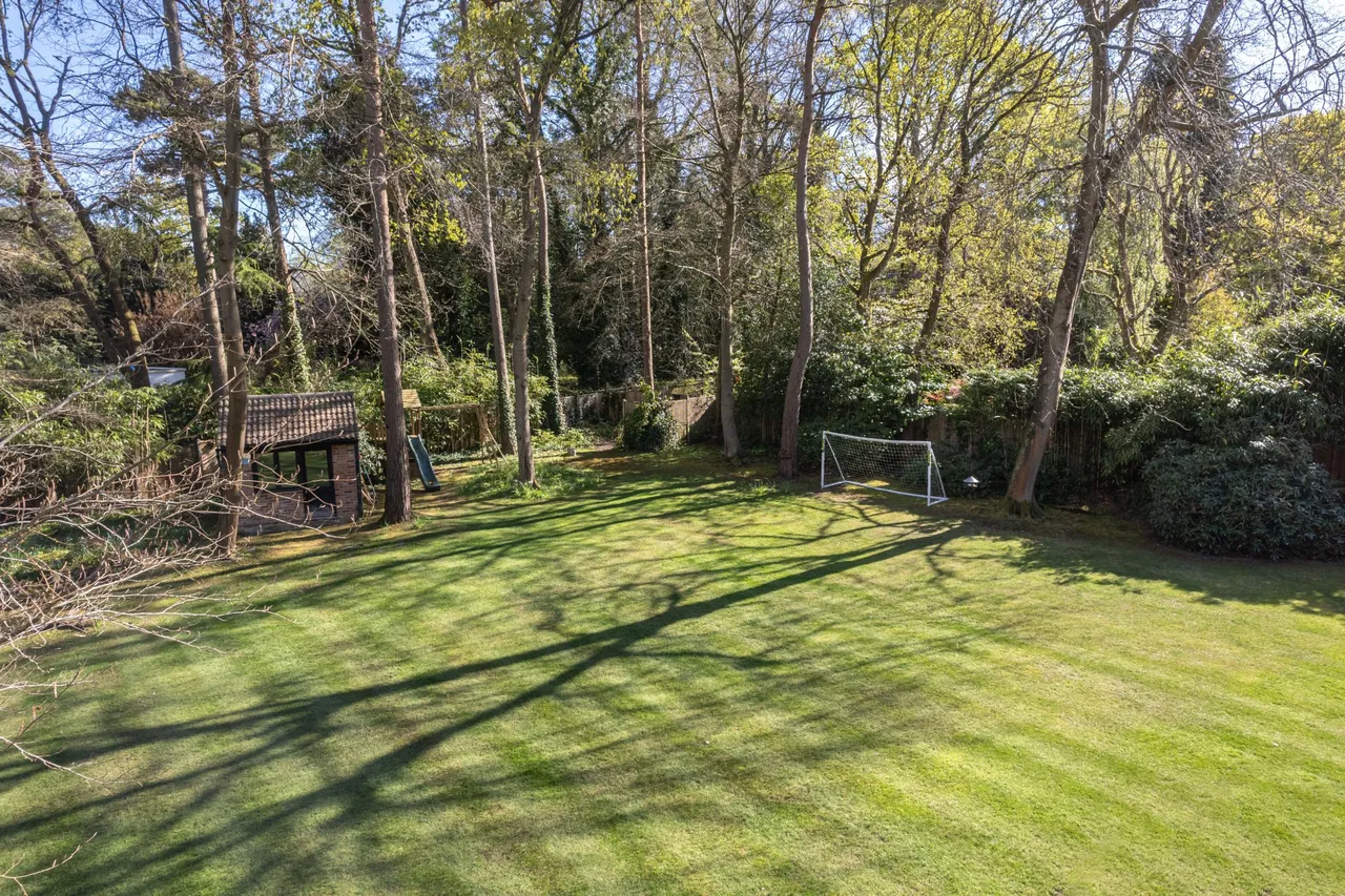 Woodglen Gough Road, Fleet, GU51 4LJ, photo 13