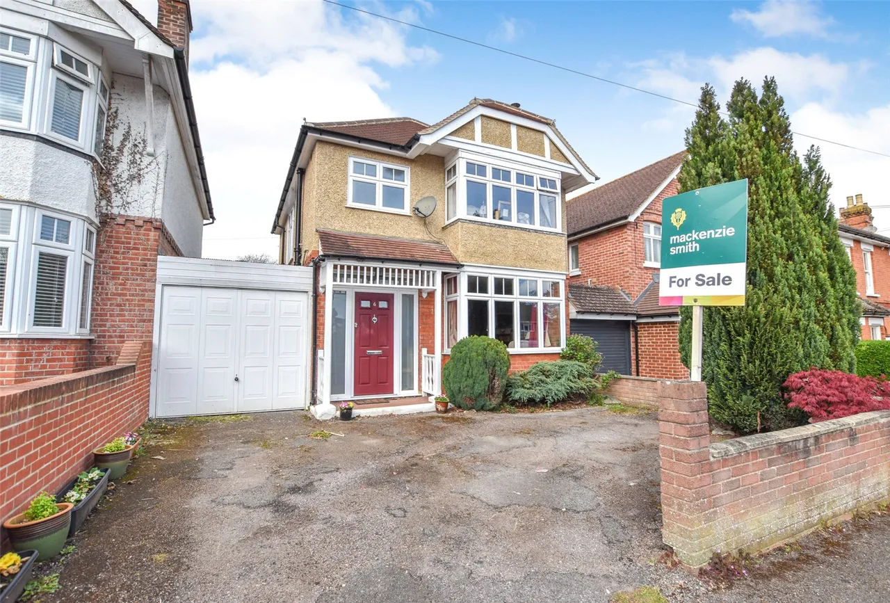 3 bed house for sale — Winchester Street, Farnborough, Hampshire, GU14 6AW