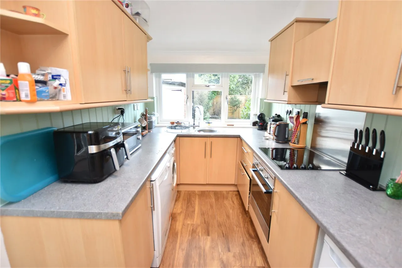 Winchester Street, Farnborough, Hampshire, GU14 6AW, photo 9
