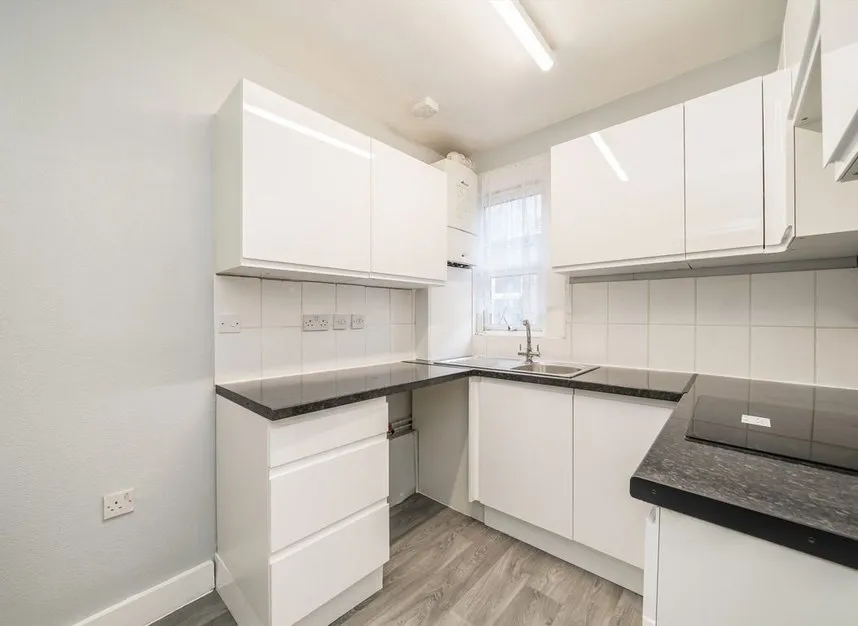 Hillside, Stonebridge, NW10, photo 3
