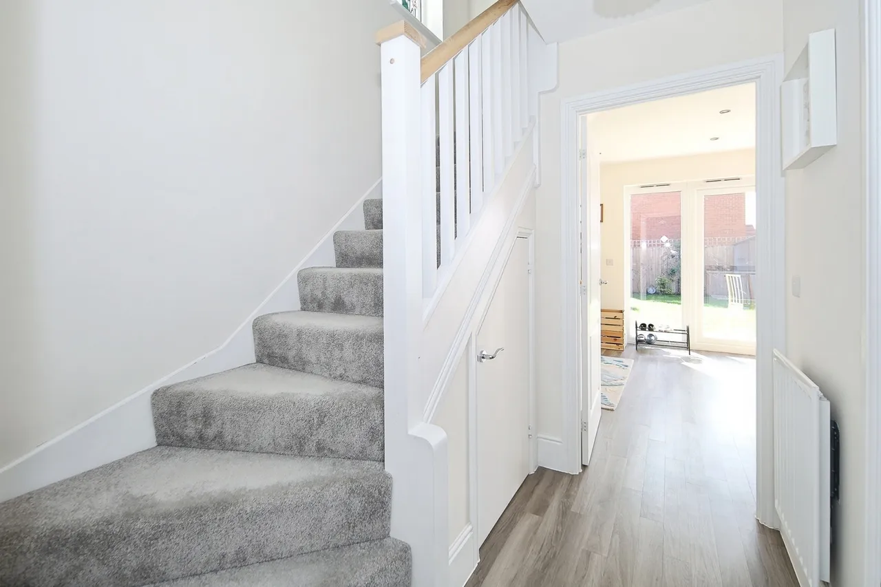 Roman Avenue, Nuneaton, CV11, photo 8