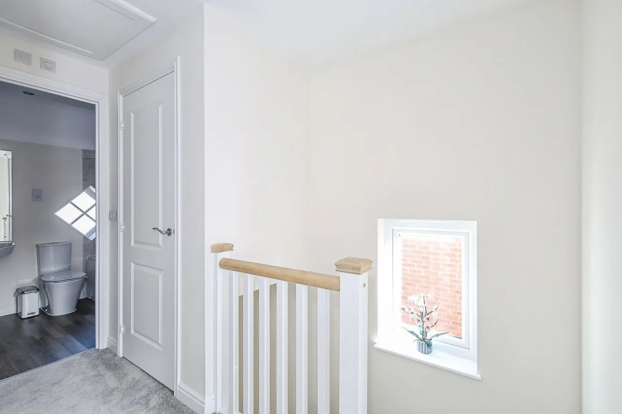 Roman Avenue, Nuneaton, CV11, photo 9