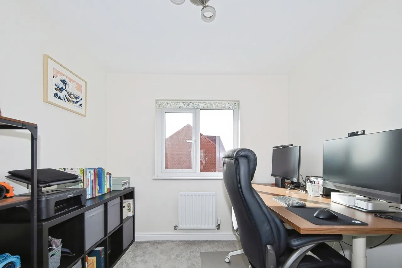 Roman Avenue, Nuneaton, CV11, photo 14