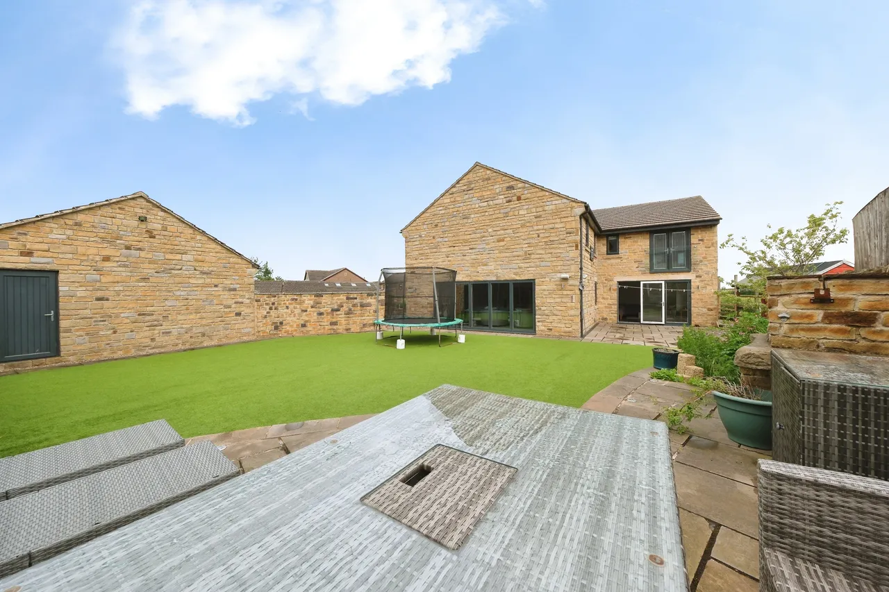Hoyland Road, Barnsley, S74, photo 35