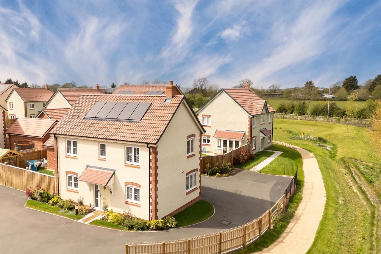3 bed house for sale, Periwinkle Gardens, Kettering, NN14